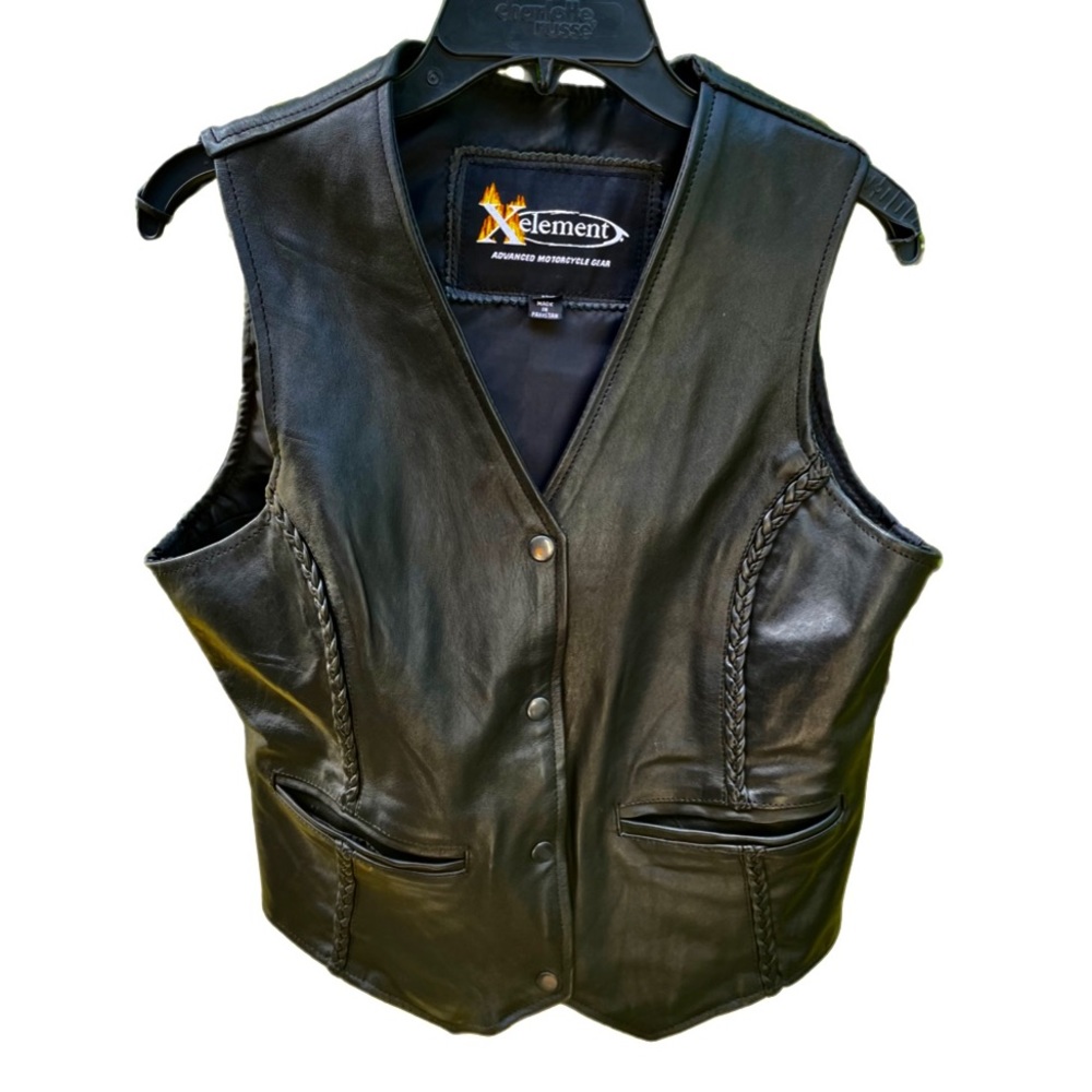XELEMENT BLACK LEATHER MOTORCYCLE VEST